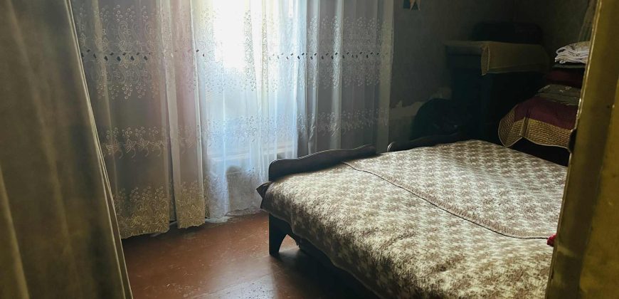 იყიდება 2 ოთახიანი ბინა გორში, ჭალის დასახლებაში