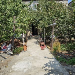 იყიდება 2 სართულიანი სახლი გორის რაიონ, სოფ. ტინისხიდში
