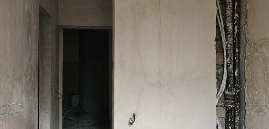 იყიდება 2 ოთახნახევრიანი ბინა გორში წმინდა წყლის დასახლებაში