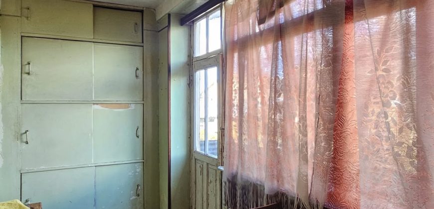 იყიდება 3 ოთახიანი ბინა გორში, წყაროს უბანში