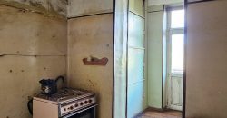 იყიდება 3 ოთახიანი ბინა გორში, წყაროს უბანში