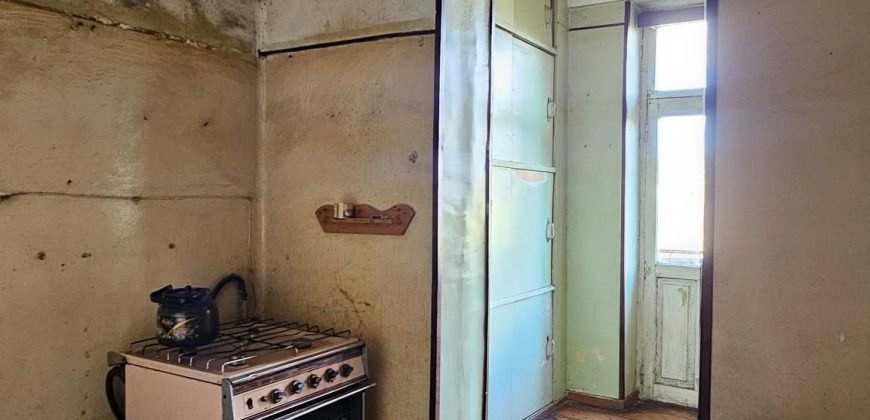 იყიდება 3 ოთახიანი ბინა გორში, წყაროს უბანში