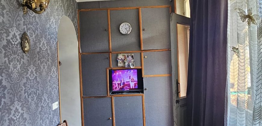 იყიდება 2 ოთახიანი ბინა გორში, კომბინატის დასახლებაში