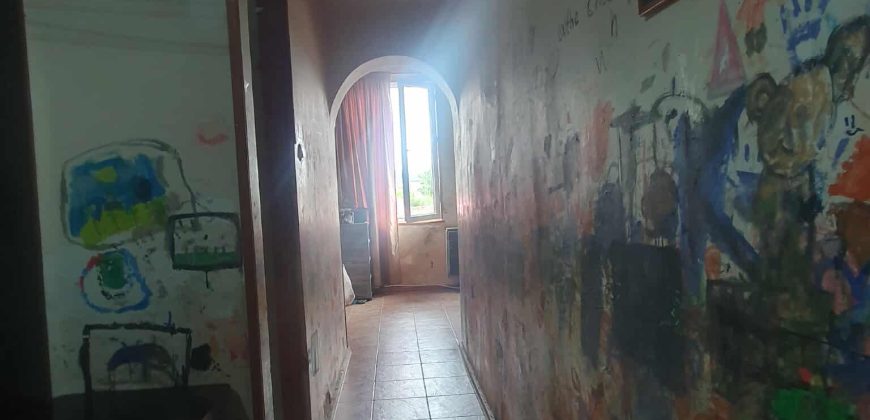 იყიდება 2 ოთახიანი ბინა გორში, სტალინის გამზირზე