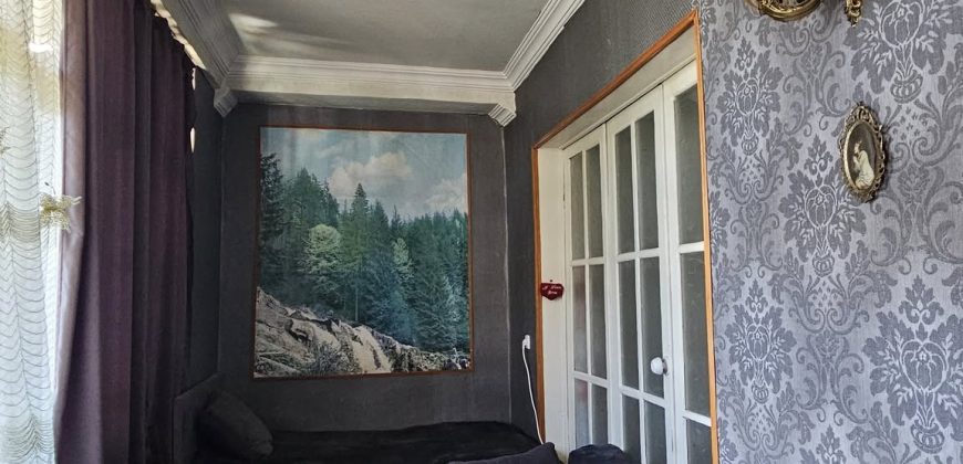 იყიდება 2 ოთახიანი ბინა გორში, კომბინატის დასახლებაში