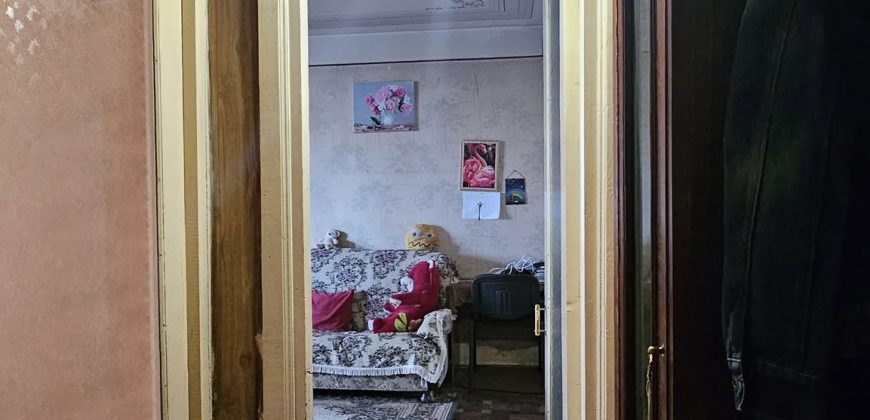 იყიდება2 ოთახიანი ბინა გორში, წმინდა წყლის დასახლებაში