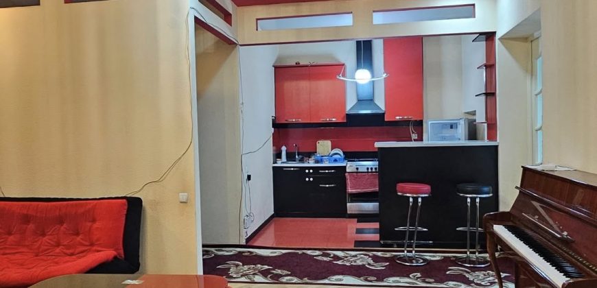 ქირავდება 3 ოთახიანი ბინა გორში, ჭავჭავაძის გამზირზე