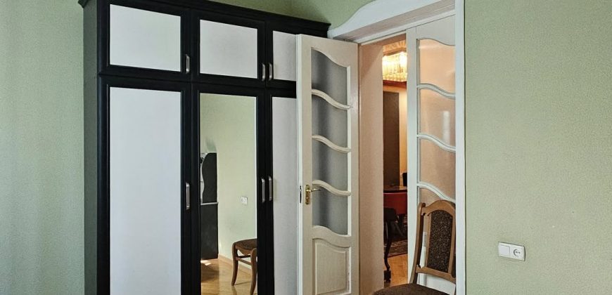 ქირავდება 3 ოთახიანი ბინა გორში, ჭავჭავაძის გამზირზე