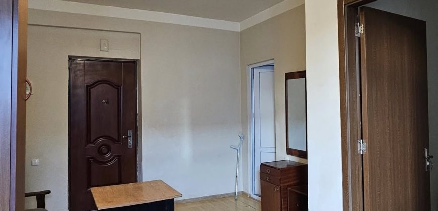 იყიდება 2 ოთახიანი ბინა გორში, კომბინატის დასახლებაში