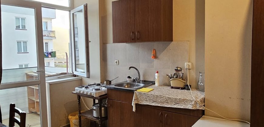 იყიდება 2 ოთახიანი ბინა გორში, კომბინატის დასახლებაში