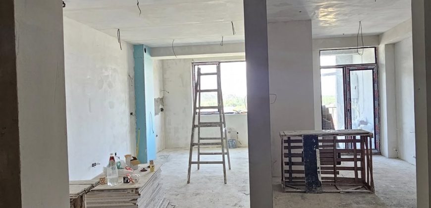 იყიდება 2 ოთახიანი ბინა ქ. გორის ცენტრში