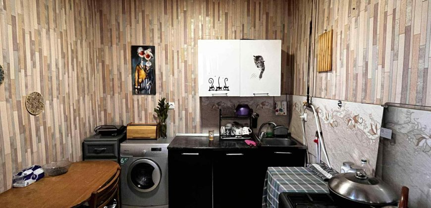 იყიდება 2 ოთახიანი ბინა გორში, კომბინატის დასახლებაში