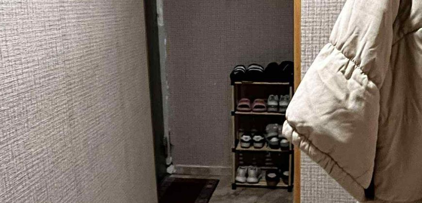 იყიდება 2 ოთახიანი ბინა გორში, კომბინატის დასახლებაში