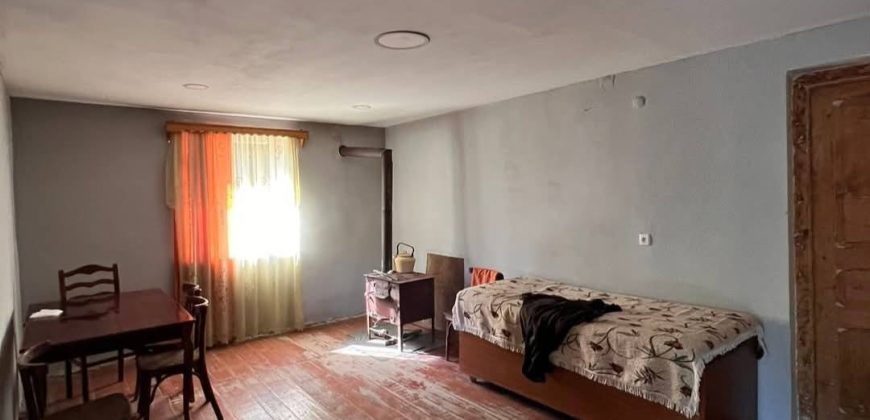 იყიდება 2 სართულიანი სახლი გორის რაიონ, სოფ. არაშენდაში