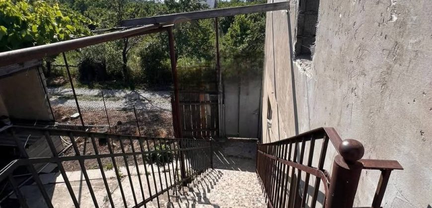 იყიდება 2 სართულიანი სახლი გორის რაიონ, სოფ. არაშენდაში