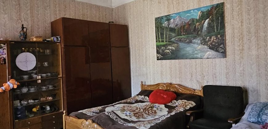 იყიდება ბელეტაჟი ქ. გორის ცენტრში