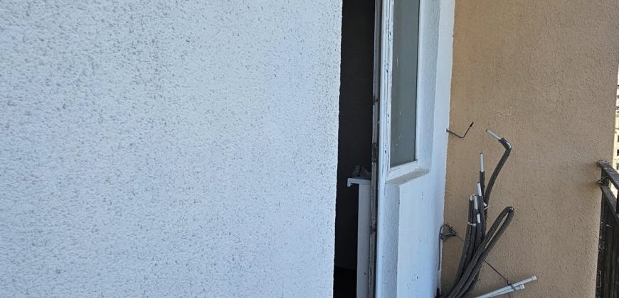 იყიდება 2 ოთახიანი ბინა გორში, ჭალის დასახლებაში