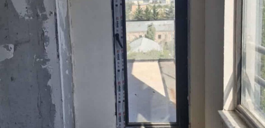 იყიდება 4 ოთახიანი ბინა გორში, კომბინატის დასახლებაში