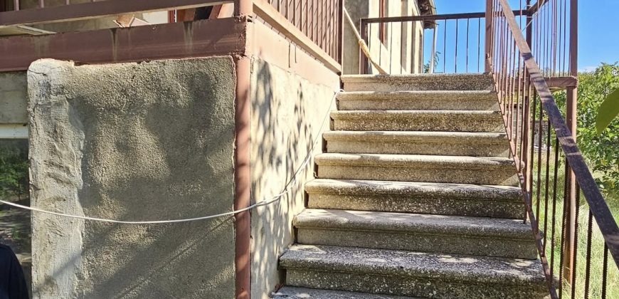 იყიდება 2 სართულიანი სახლი გორის რაიონ, სოფ. ქვახვრელში