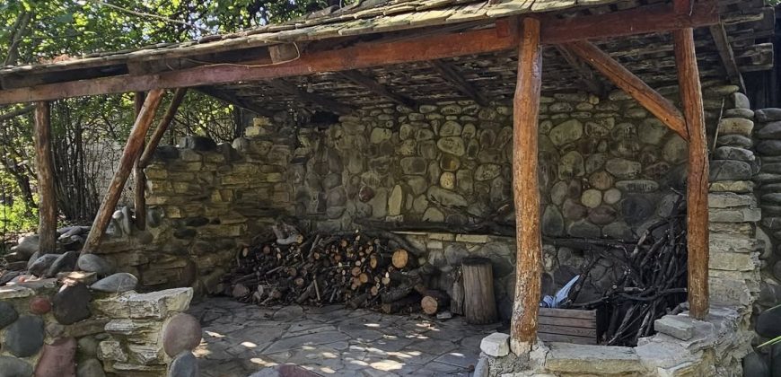 იყიდება 2 სართულიანი სახლი გორის რაიონ, სოფ. ქვახვრელში