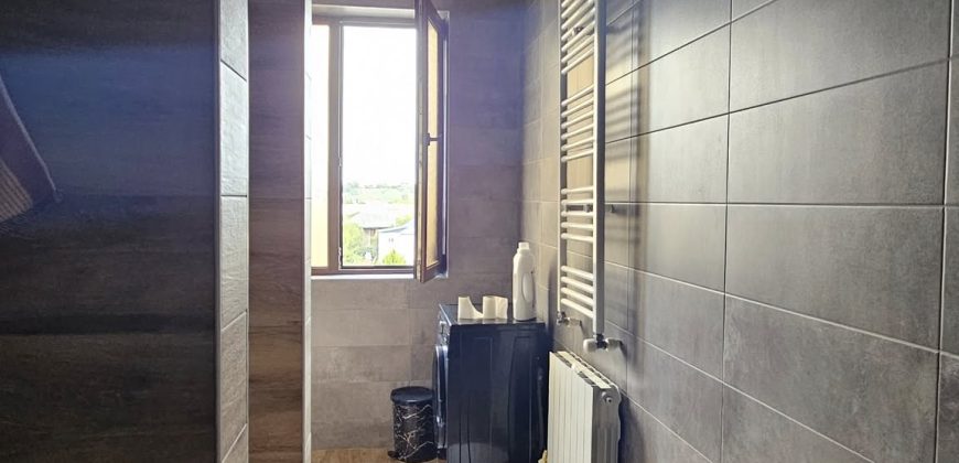 იყიდება 3 ოთახიანი ბინა გორში, სტალინის გამზირზე