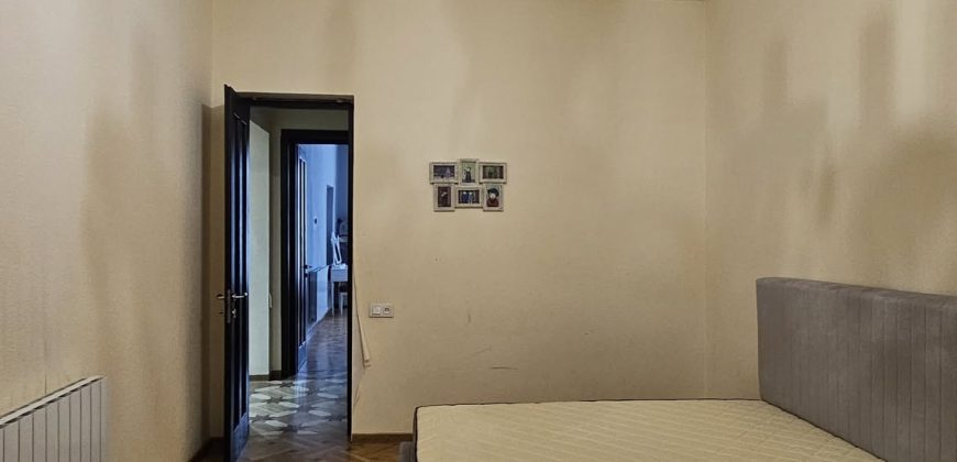 იყიდება 3 ოთახიანი ბინა გორში, სტალინის გამზირზე