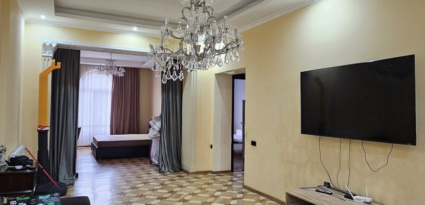 იყიდება 3 ოთახიანი ბინა გორში, სტალინის გამზირზე