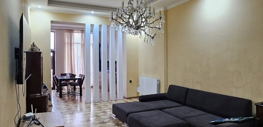 იყიდება 3 ოთახიანი ბინა გორში, სტალინის გამზირზე