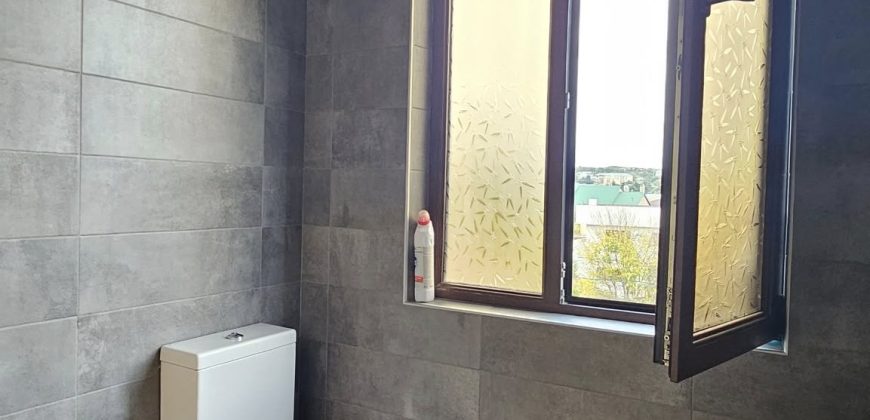 იყიდება 3 ოთახიანი ბინა გორში, სტალინის გამზირზე