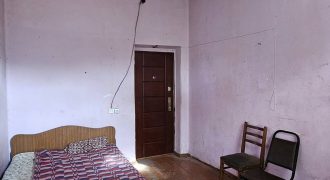 იყიდება ან ქირავდება 1 ოთახი გორში, კომბინატის დასახლებაში