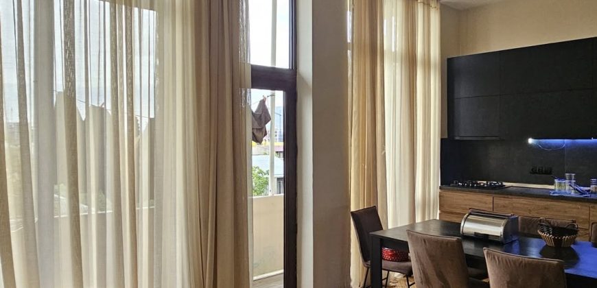 იყიდება 3 ოთახიანი ბინა გორში, სტალინის გამზირზე