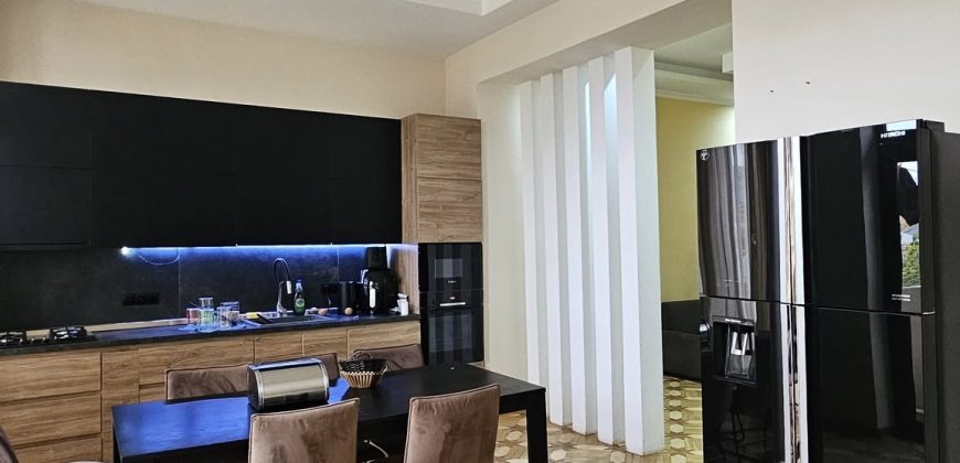 იყიდება 3 ოთახიანი ბინა გორში, სტალინის გამზირზე