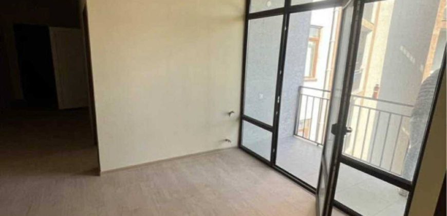 იყიდება 2 ოთახიანი ბინა ქ. გორის ცენტრში