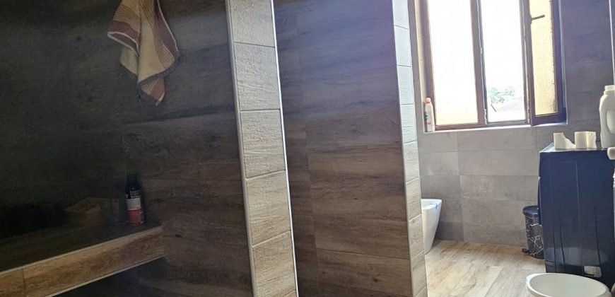 იყიდება 3 ოთახიანი ბინა გორში, სტალინის გამზირზე