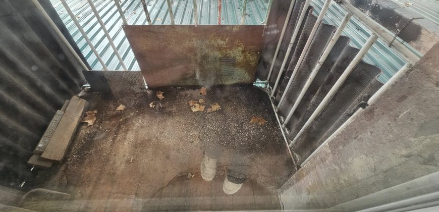 იყიდება ან ქირავდება 1 ოთახი გორში, კომბინატის დასახლებაში