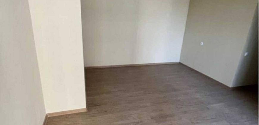 იყიდება 2 ოთახიანი ბინა ქ. გორის ცენტრში