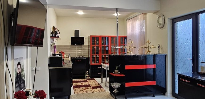 იყიდება 2 სართულიანი სახლი გორში, კვერნაკის დასახლებაში