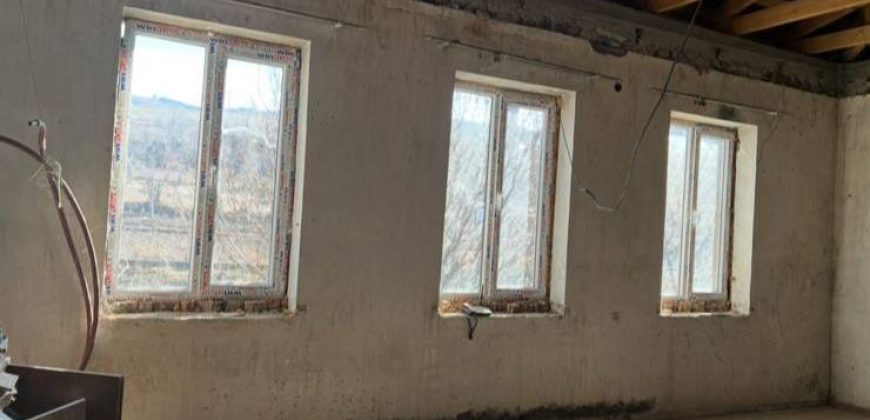 იყიდება 2 სართულიანი სახლი გორის რაიონ, სოფ. შავშვებში