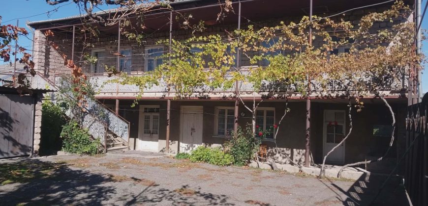 იყიდება სახლი კასპის რაიონ, სოფ. დოესში