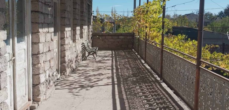 იყიდება სახლი კასპის რაიონ, სოფ. დოესში