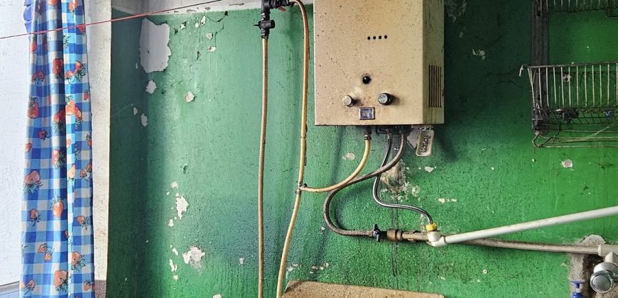 იყიდება 2 ოთახიანი ბინა გორში, სტალინის გამზირზე