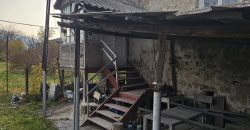 გირავდება მიწის ნაკვეთი 2 საცხოვრებელი ფართით გორის რაიონ, სოფ. ხიდისთავში