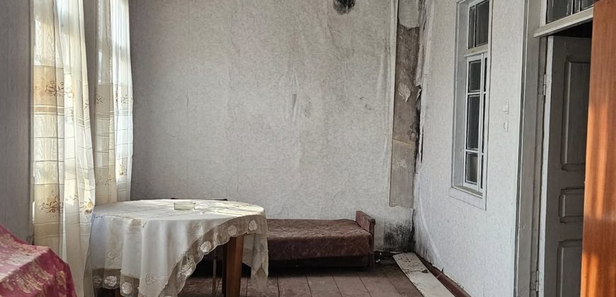 გირავდება მიწის ნაკვეთი 2 საცხოვრებელი ფართით გორის რაიონ, სოფ. ხიდისთავში