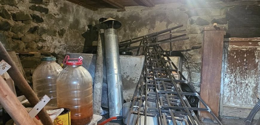 გირავდება მიწის ნაკვეთი 2 საცხოვრებელი ფართით გორის რაიონ, სოფ. ხიდისთავში