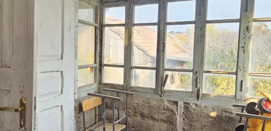 გირავდება მიწის ნაკვეთი 2 საცხოვრებელი ფართით გორის რაიონ, სოფ. ხიდისთავში