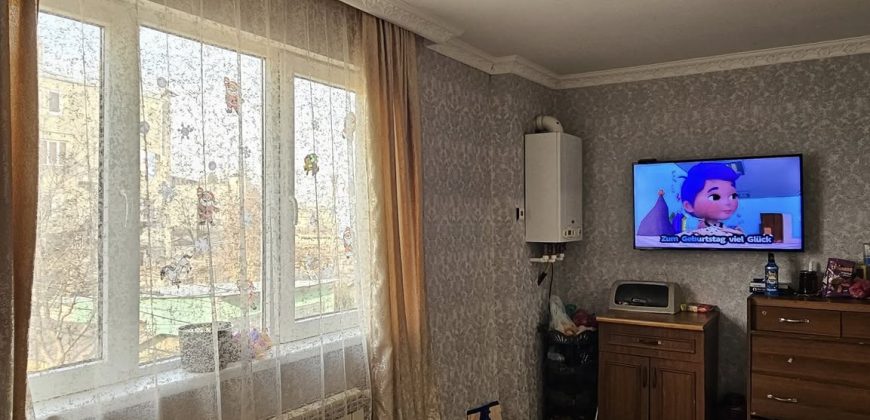 იყიდება 3 ოთახიანი ბინა გორში, კომბინატის დასახლებაში