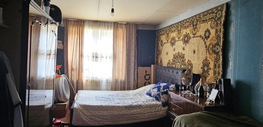 იყიდება 3 ოთახიანი ბინა გორში, კომბინატის დასახლებაში