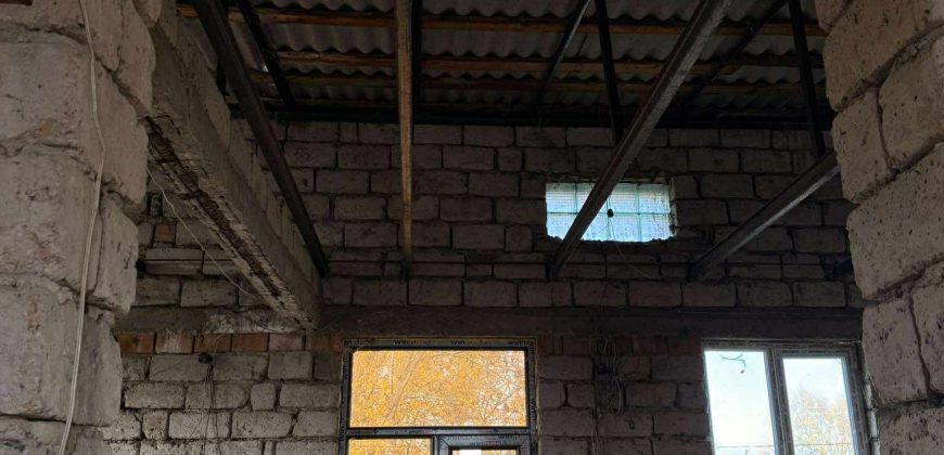 იყიდება 2 სართულიანი სახლი გორის რაიონ, სოფ. კარალეთში