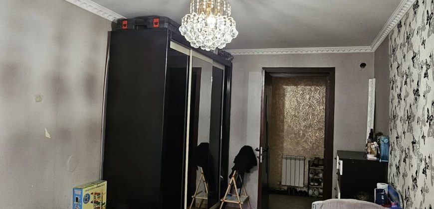 იყიდება 3 ოთახიანი ბინა გორში, კომბინატის დასახლებაში