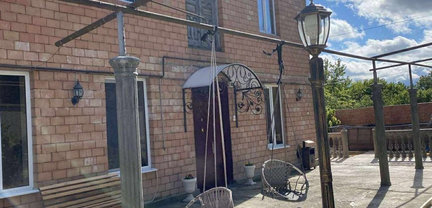 იყიდება 2 სართულიანი სახლი გორის რაიონ, სოფ. კარალეთში